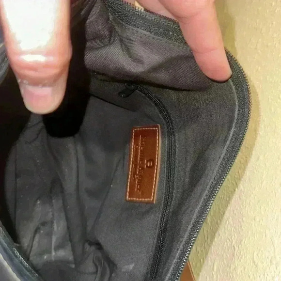 Etienne Aigner Crossbody - Picture 5 of 8